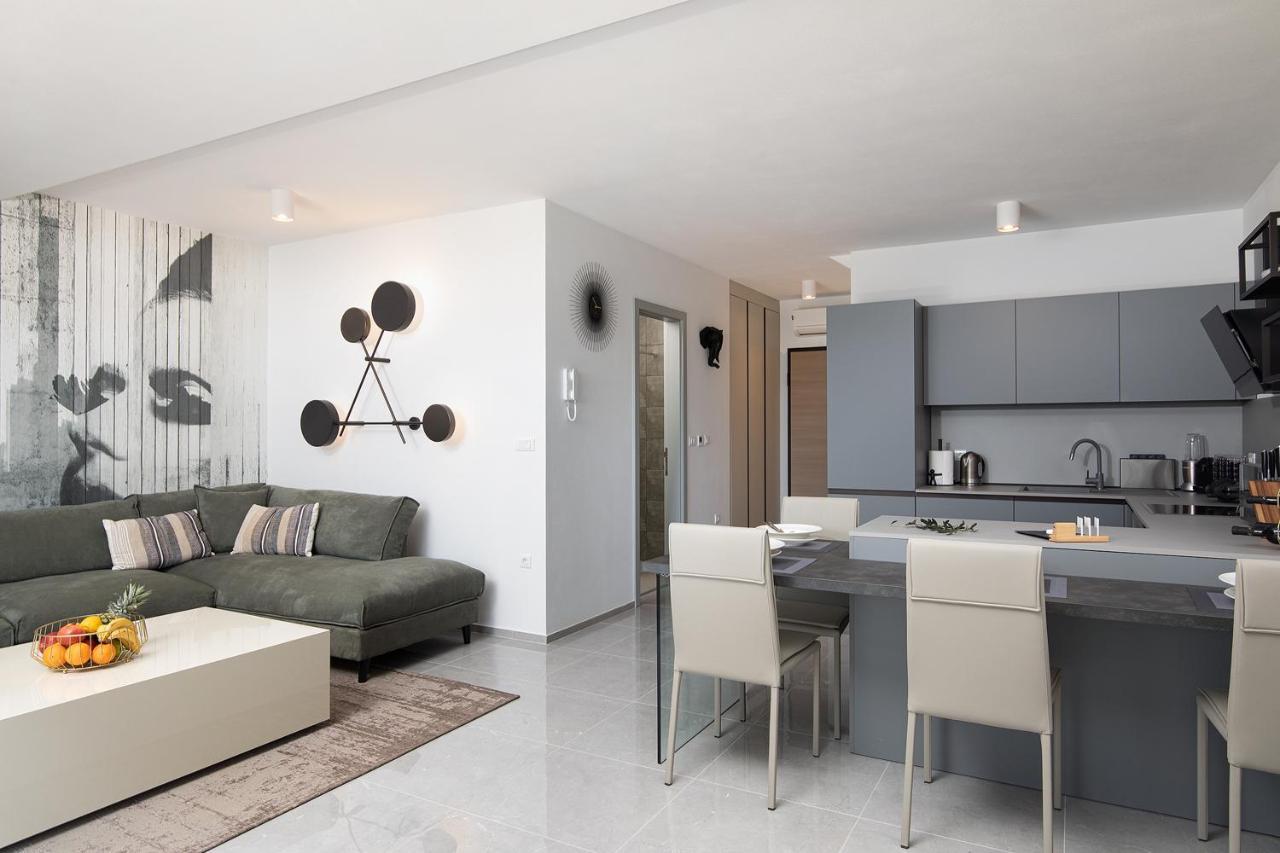 Apartman Damjan Pjescana Uvala Exterior foto