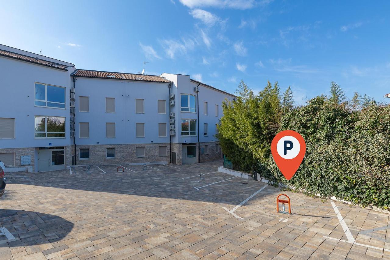 Apartman Damjan Pjescana Uvala Exterior foto